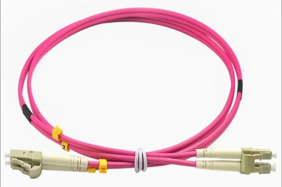 Diversos cordones de conexión OEM o ODM Cordones de conexión de fibra óptica Sc/LC/St/FC/MTRJ/E2000/Mu